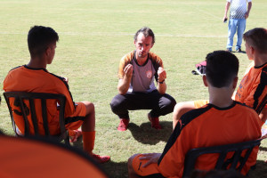 Técnico da equipe sub-18 Bas Birze